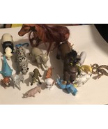 Toy lot of 20 Animals Small Vintage T8 - $9.89