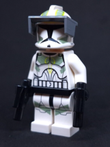 Lego Star Wars Phase 1 Clone Trooper - Sand Green &amp; Lime 7913 Minifigure - £10.37 GBP