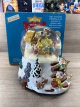 Vintage Disney Snow Globe Snowglobe Snow White Seven Dwarves Mr. Christmas Works - £62.29 GBP