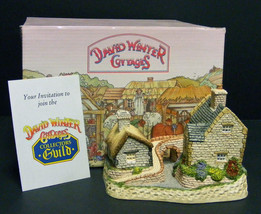 ONLY A SPAN APART a David Winter Cottage from The Irish Collection © 1991 - $35.00