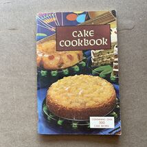 1968 - everyday to Special Holiday Cakes  Cupcakes - $62.23 MXN