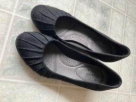 Dexflex Comfort Sz 8 Wedge High Heel Black Faux Suede Slip On Shoes 2 1/... - $27.72