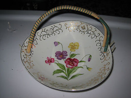 Vintage Ucagco Japan Floral &amp; Gold Decorated Serving Bowl w/Wrapped Wire Handle - £25.09 GBP