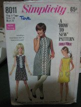 Simplicity 8011 Young Junior Size Dress Pattern - Size 7/8 Bust 29 - $9.19