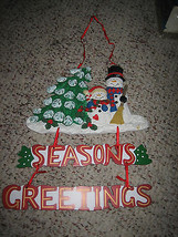 Holiday Seasons Greeting Wall Hanging Christmas Decoration - $14.03