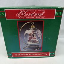 House Of Lloyd Christmas Around The World Glass Ornament And Stand - $11.55 CAD