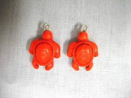 HONU SEA TURTLE BRIGHT ORANGE COLOR HOWLITE DANGLING 2 SIDED CHARM DROP ... - $6.99 CAD