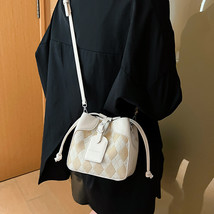 Crossbody Bag Women&#39;s New Spring And Summer Portable Bucket Bag High-End Niche S - £27.52 GBP