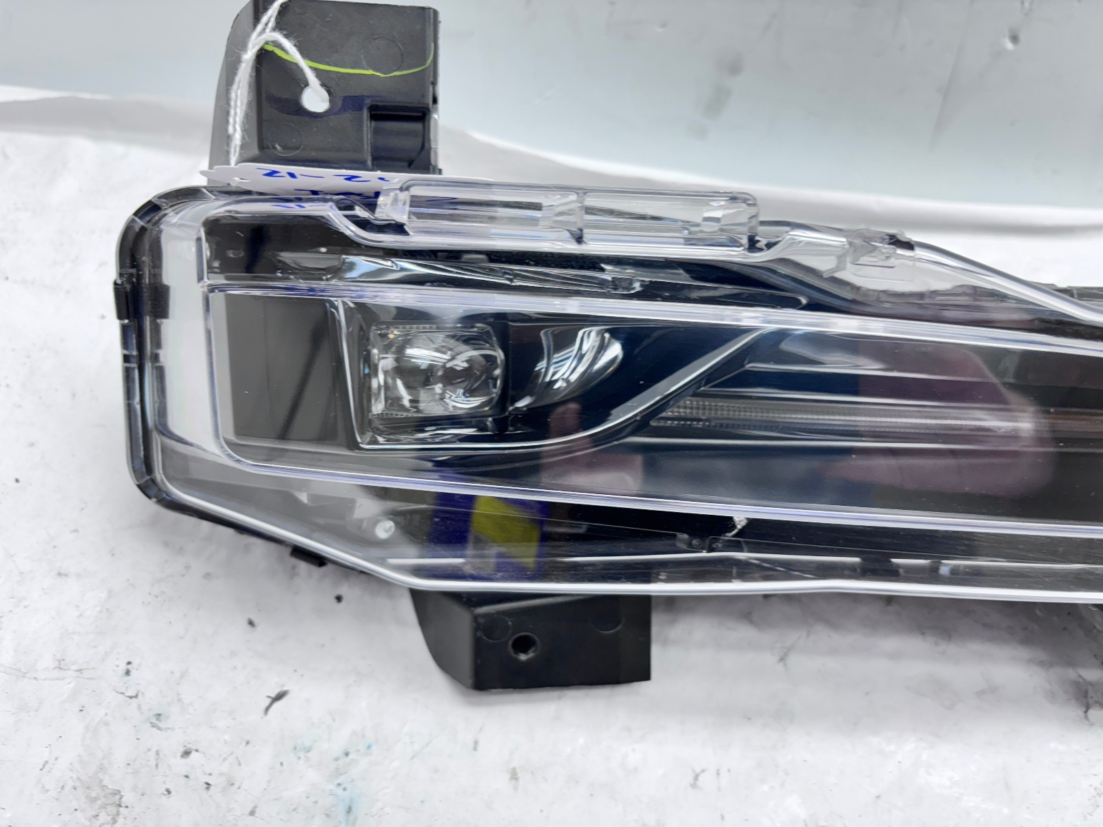 2021 2022 2023 2024 TESLA MODEL S LED FRONT RIGHT OEM FOG LIGHT 1563711-00-D Item image 9