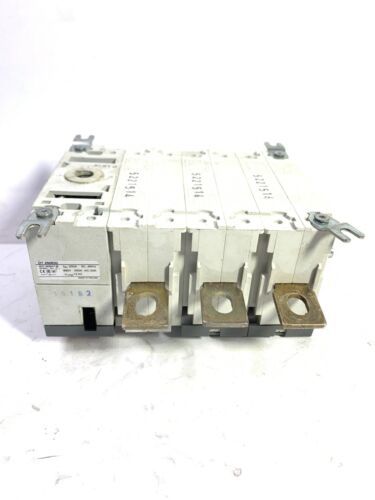 Used ABB OT250E03 Disconnect Switch 3-Pole Base Mounted Front Operated Item image 2