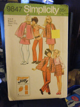 Simplicity 9847 Girl's Reversible Cape, Skirt & Pants Pattern - Size 8 Chest 27 - £8.06 GBP