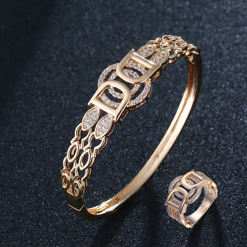 Elegant Double D Lettering Round Cut Flower Lady High-End Bracelet Ring 2PCS SET - £20.54 GBP