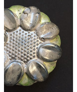 Concrete Paperweight - Sunflower - Graphite/Green Highlights - €15,38 EUR