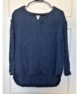 L.L. Bean Women's Navy Pinstripe Blouse Size L - $442.66 MXN