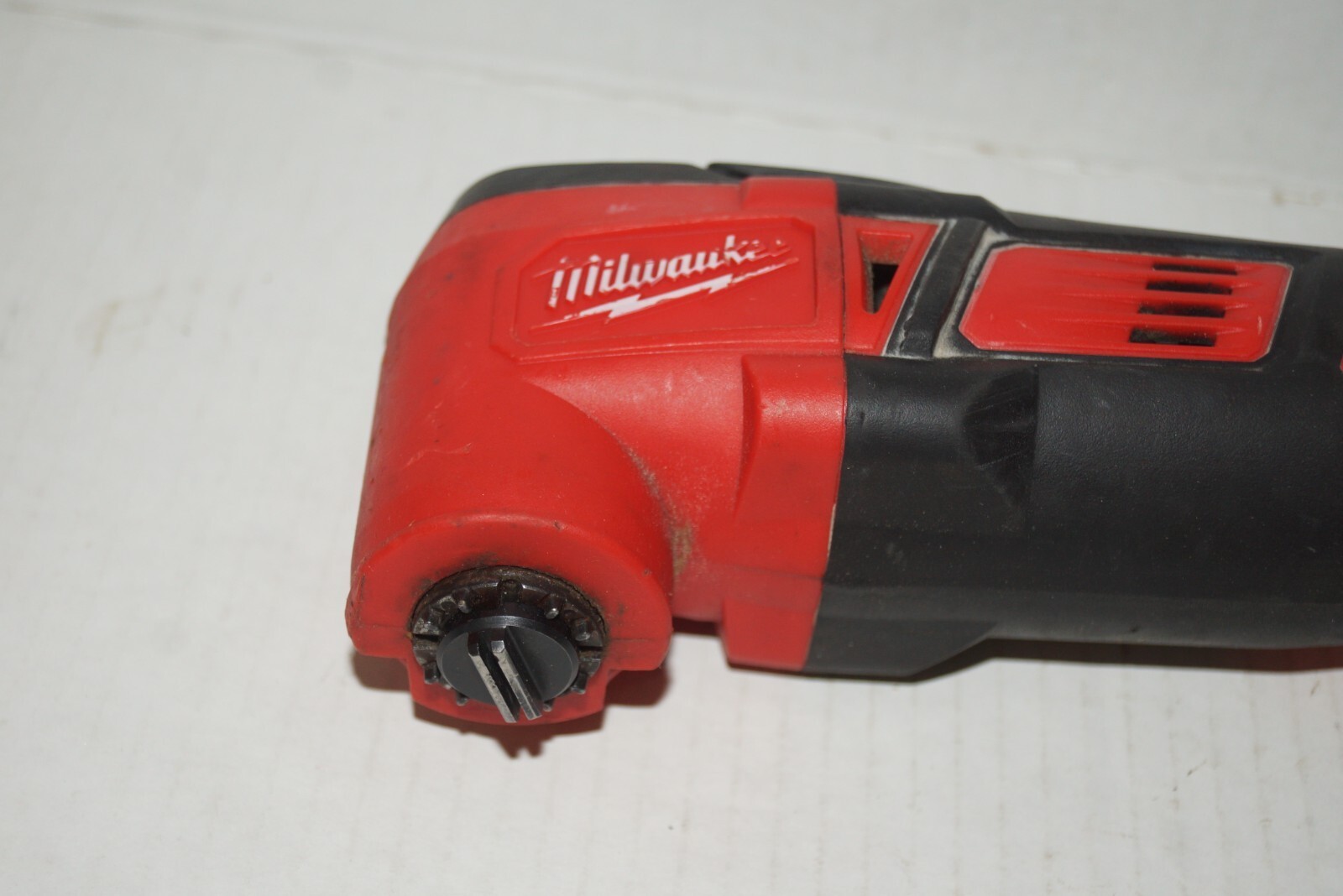 FOR PARTS NOT WORKING - Milwaukee M18 Li-Ion Multi-Tool 2626-20 FP22 Item image 6