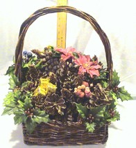 Large Vintage Christmas Basket With Silk Floral Arrangement - £19.94 GBP