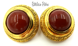 Ginnie Johansen Vinatge Egyptian Revival Earrings With Brick Red Cabochon - £15.18 GBP