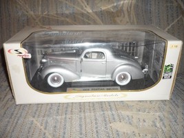 #18106 Signature Models 1936 Pontiac Deluxe,Silver 1/18 Scale Diecast - £54.45 GBP