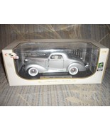 #18106 Signature Models 1936 Pontiac Deluxe,Silver 1/18 Scale Diecast - £54.17 GBP