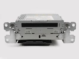 AM FM 6 CD DISC Player Changer For 2009-2011 Jaguar XF X250 P/N 7G9N18C8... - $101.02