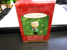 Hallmark Keepsake &quot;Linus - Peanuts&quot; 2000 Ornament 4th in Series NEW OTHER - $9.31 CAD