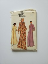 1970&#39;s Vintage Vogue 7252 Sewing Pattern Misses Size 10 Robe Uncut - $23.76