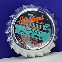 Dairy milk bottle cap farm advertising vtg label Metal lid Highland Atho... - $7.87