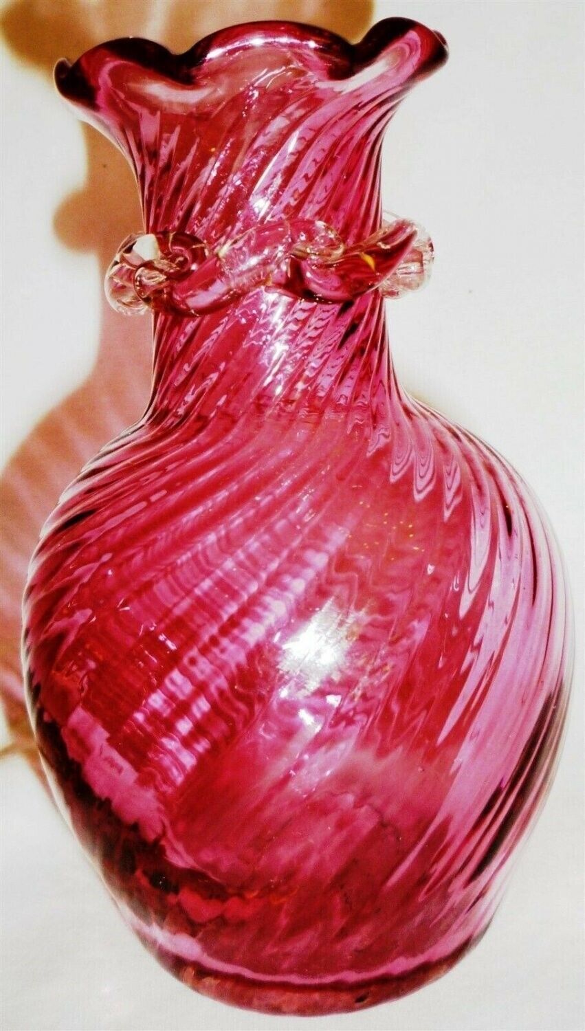 VINTAGE PILGRIM RUFFLE CRANBERRY PINK SWIRL GLASS VASE - $6.00