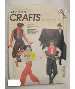 Variety Pack of Sewing Patterns Adult McCalls 2622 Halloween - $132.19 MXN