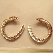 Avon Pierced Earrings Scalloped Chain Modernist Hoop Hypo Allergenic Tru VTG 80s - £11.71 GBP
