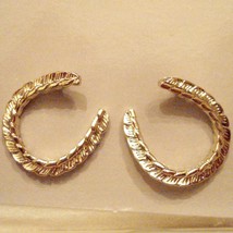 Avon Pierced Earrings Scalloped Chain Modernist Hoop Hypo Allergenic Tru... - $14.83