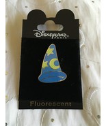 DISNEY PIN 2001 DISNEYLAND PARIS SORCERER&#39;S FLUORESCENT HAT GLOWS IN THE... - $59.12 CAD