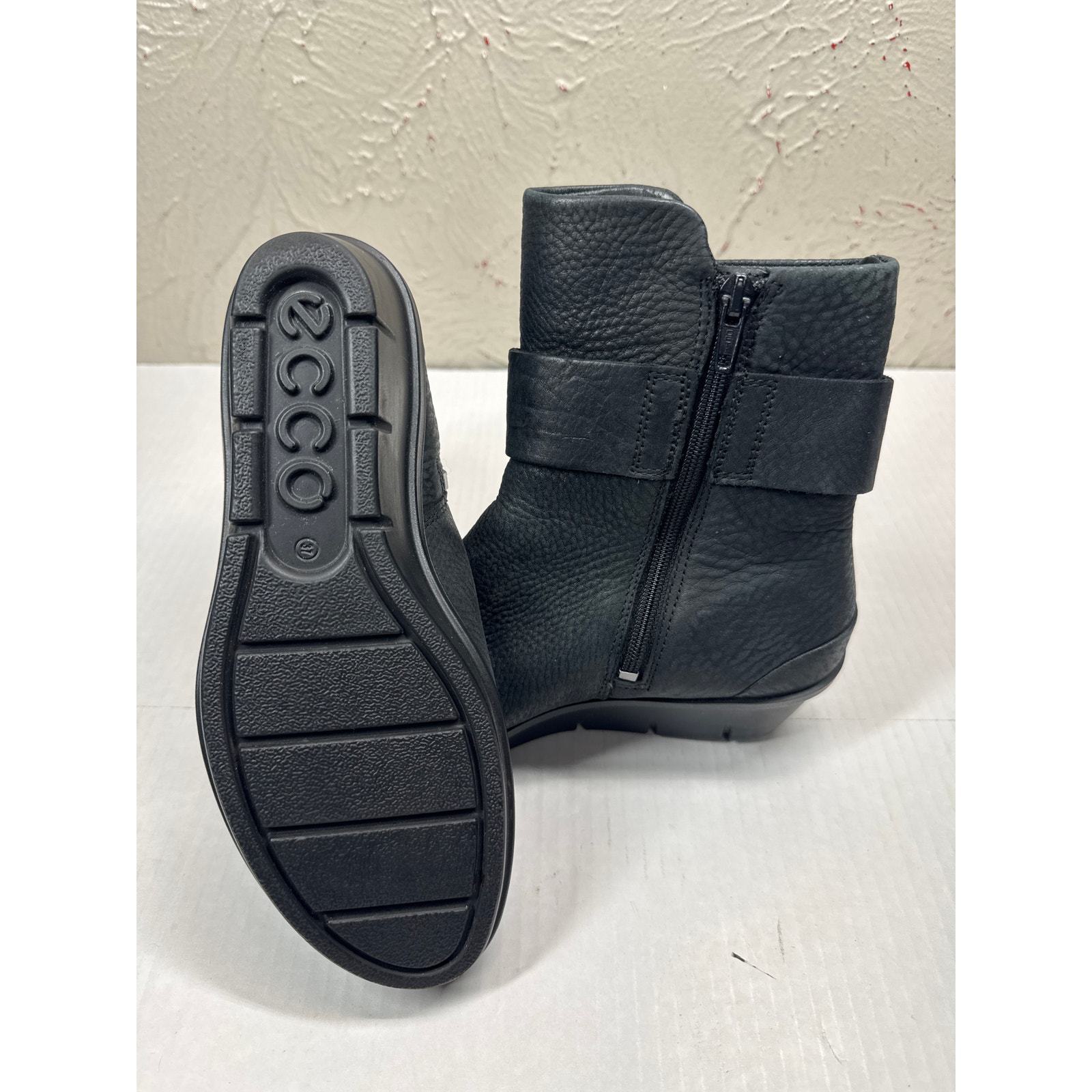 Ecco Skyler HydroMax Black Leather Zip Wedge Ankle Booties Womens Size 7 EUR 37 Item image 4