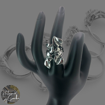 Womens Silver Tone Metal Leaf Cluster Statement Cocktail Fashion Ring Size 7 - £9.65 GBP