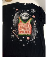 Men&#39;s Dec. 25th Sloth Wearing Ugly Christmas Sweater Graphic T-Shirt Siz... - £10.00 GBP