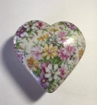 Vintage Porcelain Floral Heart Shaped Gold Trimmed 3 1/2&quot; X 3 1/2&quot; Trinket Box - £12.97 GBP