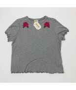 Dirtee Laundry Grey Cropped Tee 2 Roses Appliques Women&#39;s Size XL - $20.54 CAD