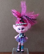 Trolls World Tour Rocking Poppy Glam Doll 9&#39;&#39; Dreamworks w/ Accessories - £13.30 GBP