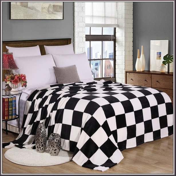 Black n White Art Deco Style Super Soft Coral Fleece Flannel Checkered Blanket