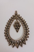 Large SARAH COVENTRY 1974 ALOHA Gold Tone Teardrop Pendant ONLY NO CHAIN 4&quot; - $302.90 MXN