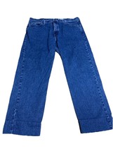 WRANGLER Rugged Wear Men&#39;s 40x32 Relaxed Fit 100% Cotton Blue Denim Jeans - $17.70