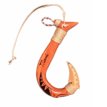 da Hawaiian Store Hand-Carved Wooden Makau Fish Hook with Maui Design - $474.99 MXN