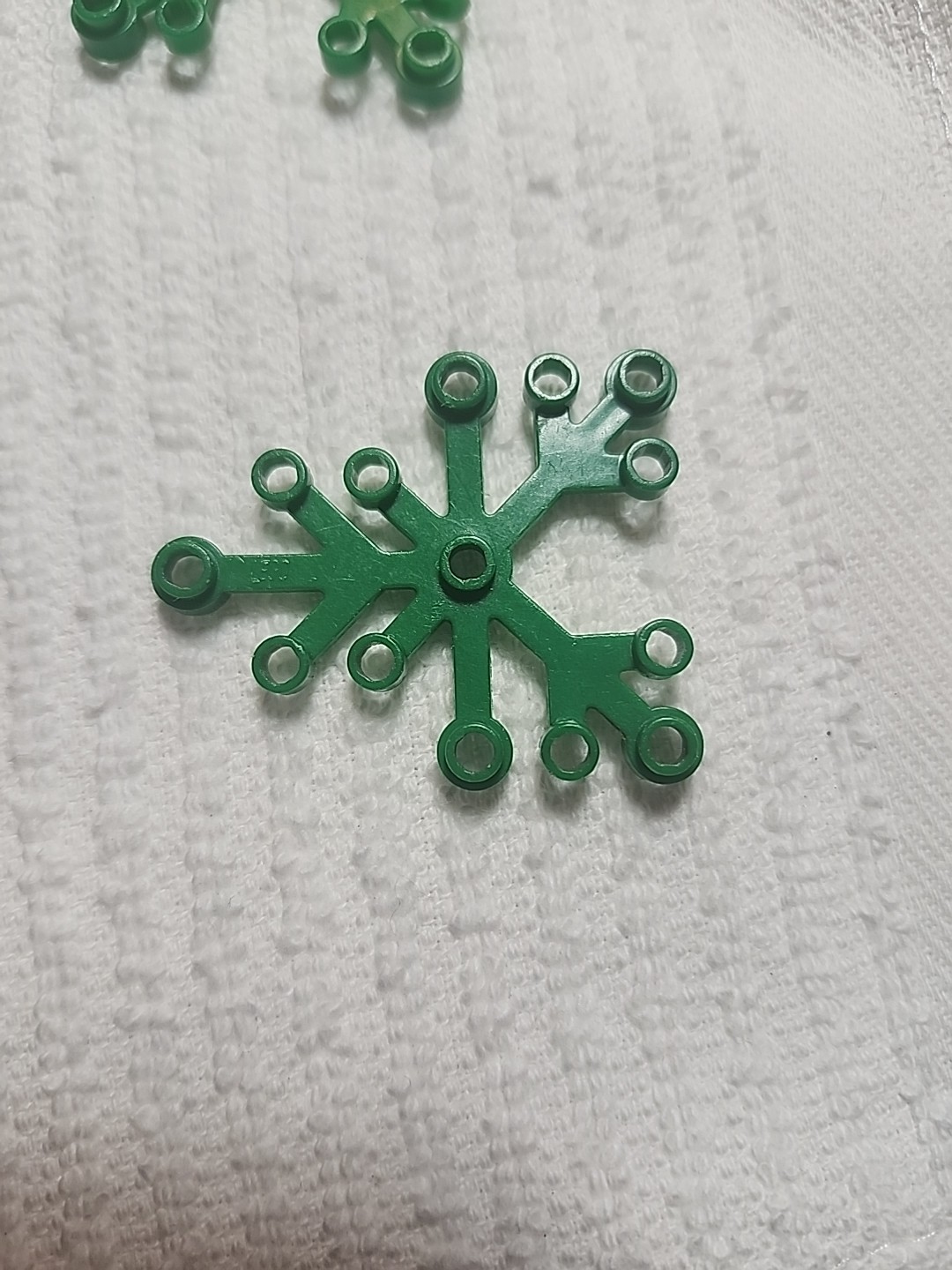 Lego Part 2417 (1pcs) Green 6x5 Plant  Leaves - $0.98