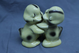 Vintage Ceramic Yellow Hugging Ducks Salt And Pepper Shakers - $19.79