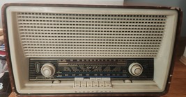 Blaupunkt Radio Model  Sultan Type 2520 (As-Is Parts Only) - $5,467.03 MXN