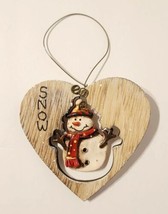 Vintage  &quot;Snow&quot;  Resin Snowman Floating in Wood Heart Christmas Ornament  MINT - £8.64 GBP