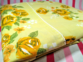 Lovely 1960&#39;s Cannon Monticello Yellow Rose No Iron Muslin Twin Flat Sheet - £13.39 GBP