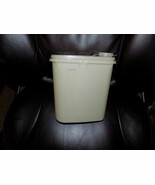 Vintage Tupperware 2 Quart Beverage Buddy Pitcher white 587-1 No Handle EUC - $505.01 MXN