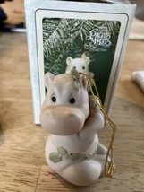 Precious Moments Hippo Holly Days Porcelain Bisque Ornament Vintage 1995 #520403 - £15.50 GBP