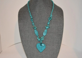 Vintage Large Turquoise Howlite Beaded Heart Pendant Necklace 26&quot; - £65.48 GBP